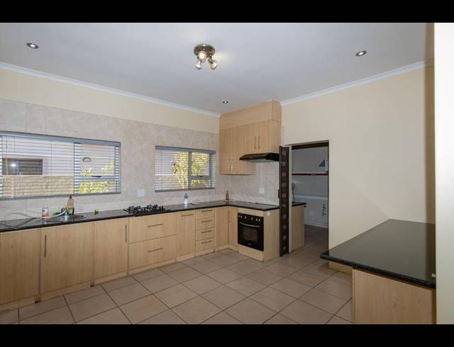 4 BEDROOM HOUSE FOR SALE IN WILLOW ACRES